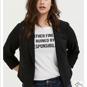 Torrid BLACK CREPE CUTAWAY BLAZER NWT 2X 18-20 plus.